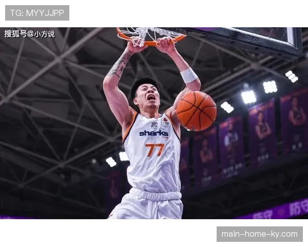 李弘权单场三分9中7砍27分 上海外线火力创赛季新高 李弘权单场三分9中7砍27分 上海外线火力创赛季新高